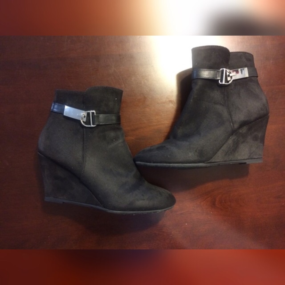 CL by Laundry Black Ankle Booties